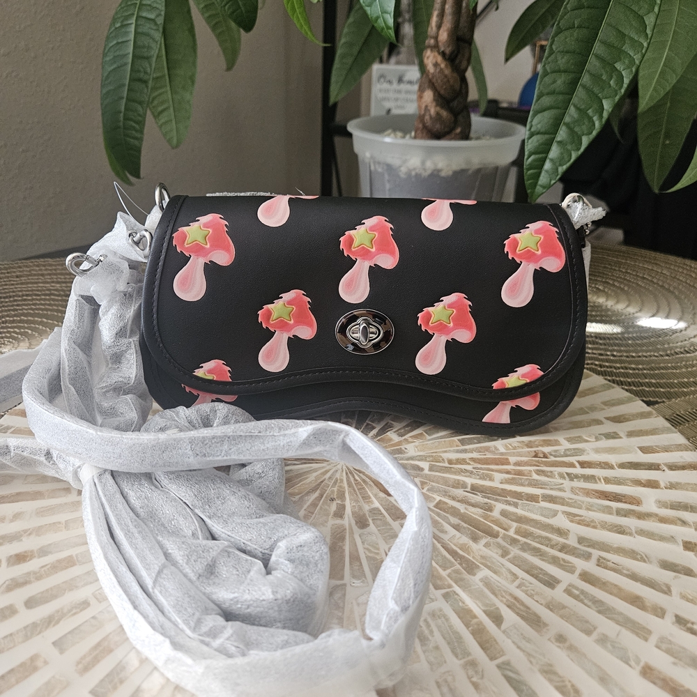❌SOLD ON ANOTHER PLATFORM ❌🍄BNWT Coachtopia Wavy Dinky Bag – Mushroom Print 🍄